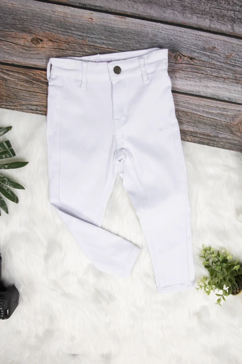 بنطلون بناتي سكيني أنيق لون أبيض بجيوب من الأمام والخلف وسحاب و زر قفل