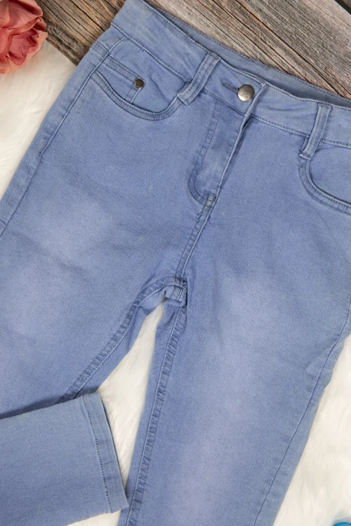 بنطلون بناتي جينز سكيني أنيق لون أزق بجيوب من الأمام والخلف وسحاب و زر قفل