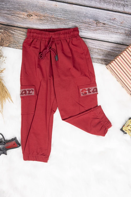 بنطلون بناتي رياضي أنيق لون أحمر بجيوب بكتابات  من الأمام و رباط على الخصر