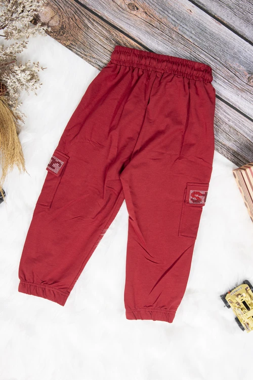 بنطلون بناتي رياضي أنيق لون أحمر بجيوب بكتابات  من الأمام و رباط على الخصر