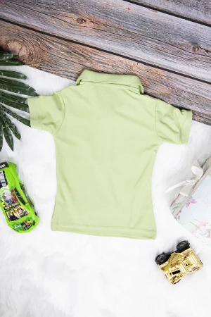 تيشرت بناتي انيق لون تفاحي أكمام قصيرة و ياقة بأزرار من الأمام 