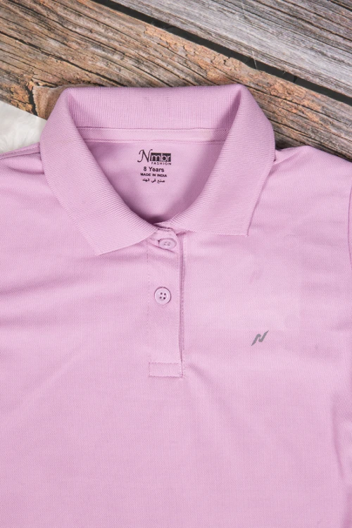 تيشرت بناتي انيق لون موف أكمام قصيرة و ياقة بأزرار من الأمام 