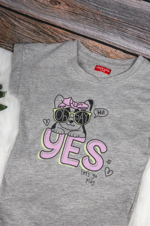 بلوزة بناتي لون رمادي أكمام قصيرة برسومات و كتابات من الأمام  