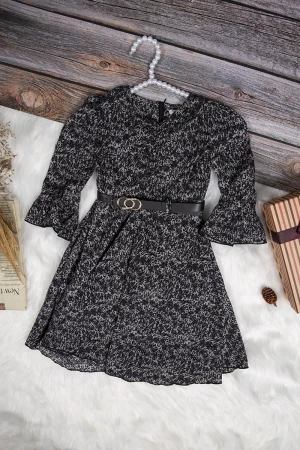 فستان بناتي أنيق مشجر لون أسود  أكمام طويلة و ربطة على الرقبة وحزام خارجي على الخصر