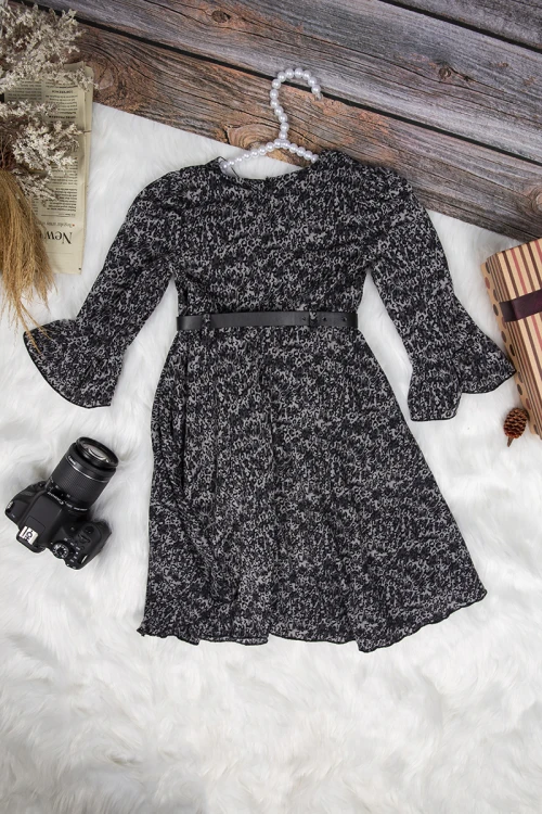 فستان بناتي أنيق مشجر لون أسود  أكمام طويلة و ربطة على الرقبة وحزام خارجي على الخصر