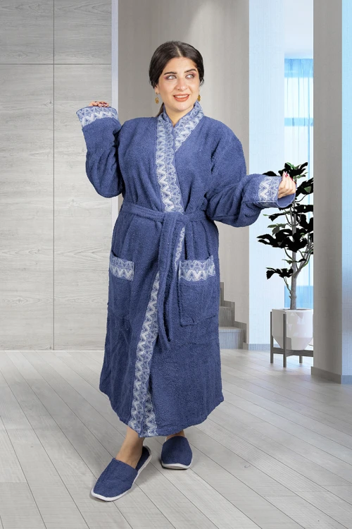 طقم روب حمام طويل لون كحلي 2 قطع يتكون من روب  ومنشفة كبيرة ومنشفة رأس وقفاز غسيل و شبشب