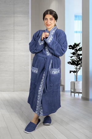 طقم روب حمام طويل لون كحلي 2 قطع يتكون من روب  ومنشفة كبيرة ومنشفة رأس وقفاز غسيل و شبشب