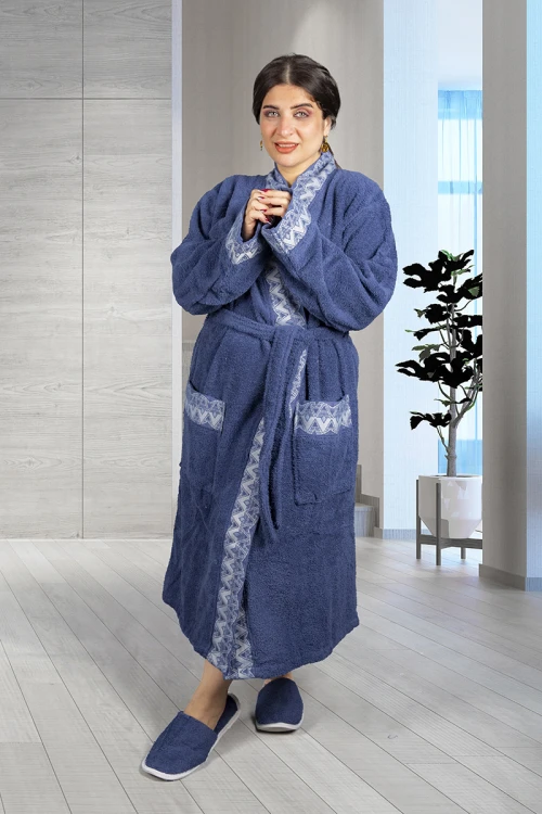 طقم روب حمام طويل لون كحلي 2 قطع يتكون من روب  ومنشفة كبيرة ومنشفة رأس وقفاز غسيل و شبشب