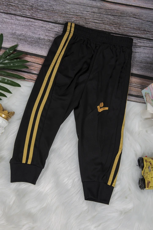 طقم ولادي رياضي قطعتين تي شيرت أكمام قصيرة و بنطلون طويل بمطاط من الخصر