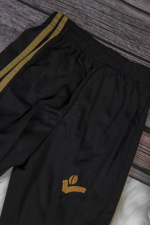 طقم ولادي رياضي قطعتين تي شيرت أكمام قصيرة و بنطلون طويل بمطاط من الخصر