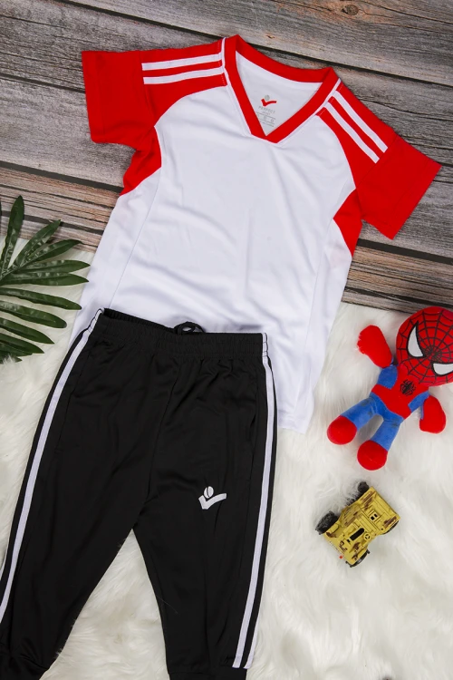 طقم ولادي رياضي قطعتين تي شيرت أكمام قصيرة و بنطلون طويل بمطاط من الخصر