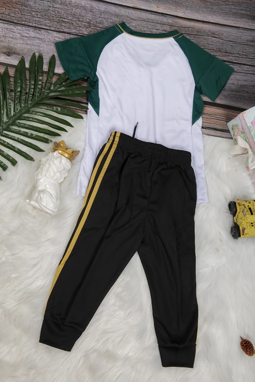 طقم ولادي رياضي قطعتين تي شيرت أكمام قصيرة و بنطلون طويل بمطاط من الخصر