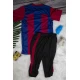 طقم ولادي رياضي قطعتين  تي شيرت أحمر بأكمام أزرق و أبيض و بنطلون أسود بمطاط من الخصر