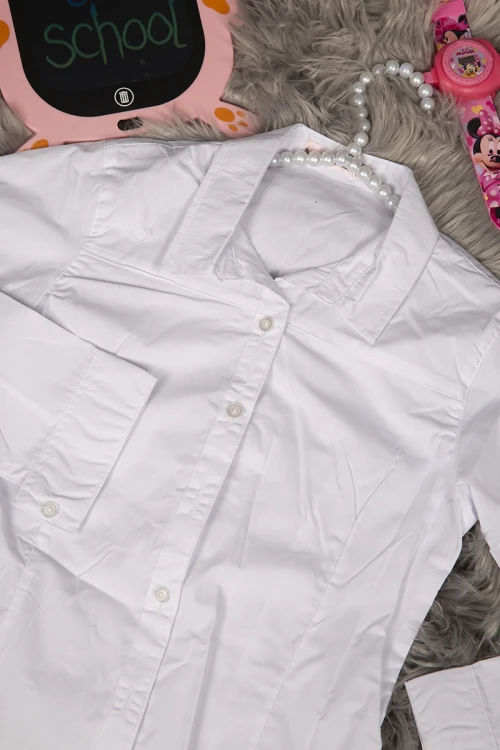 قميص مدرسي لون أبيض بأزرار أمامية