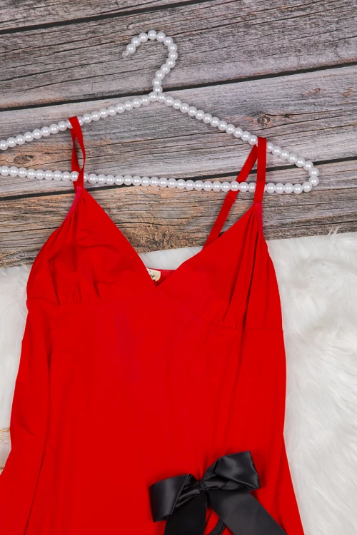 قميص نوم لانجري نسائي قصير قطعتين قماش مطاط بأطراف ساتان مع فيونكه من الأمام