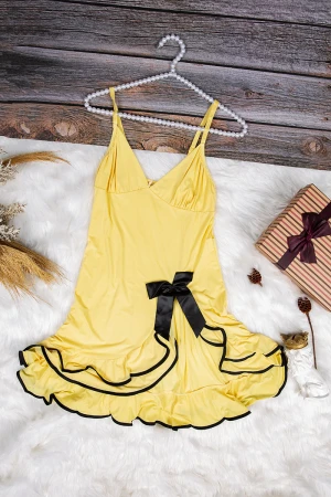 قميص نوم لانجري نسائي قصير قطعتين قماش مطاط بأطراف ساتان باللون الأسود مع فيونكة 