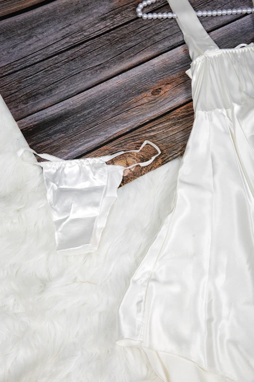 قميص نوم لانجري نسائي قصير قطعتين قماش ساتان مع رباط متقاطع من الصدر 