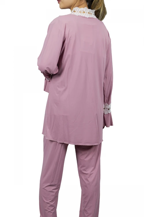 بيجاما نوم لانجري نسائي ثلاث قطع  بتطريز دانتيل أبيض من أطراف الصدر و الأكمام والبنطلون  