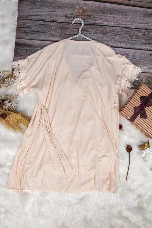 قميص نوم لانجري نسائي ثلاث قطع بتطريز دانتيل من الصدر و الأطراف 