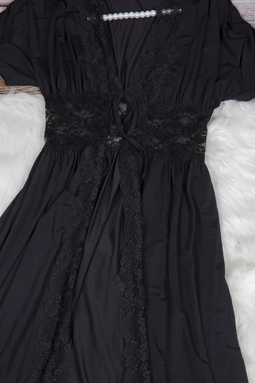 قميص نوم لانجري نسائي ثلاث قطع ساتان مع دانتيل أبيض روب خارجي طويل و قطعتين داخلي 