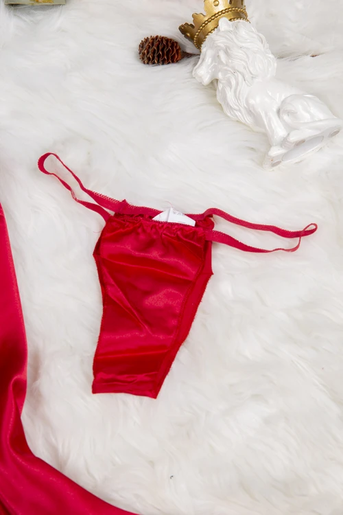 قميص نوم لانجري نسائي قصير قطعتين قماش ساتان مع دانتيل من الصدر و فتحات من الجوانب 