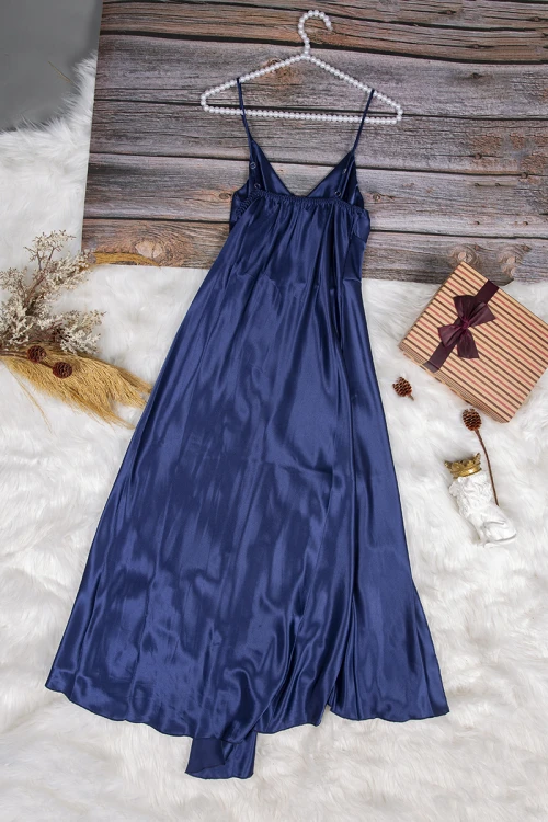 قميص نوم لانجري نسائي قصير قطعتين قماش ساتان مع دانتيل من الصدر و فتحات من الجوانب 