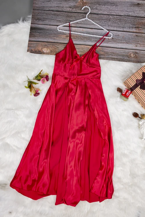 قميص نوم لانجري نسائي قصير قطعتين قماش ساتان مع دانتيل من الصدر و فتحات من الجوانب 