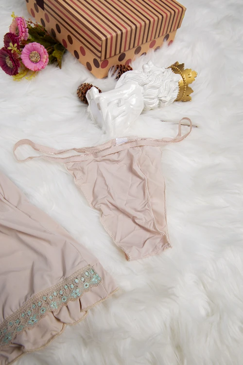 قميص نوم لانجري نسائي قصير قطعتين قماش مطاط مع دانتيل من الصدر و الأطراف