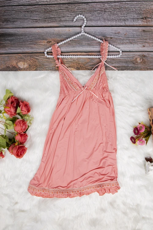 قميص نوم لانجري نسائي قصير قطعتين قماش مطاط مع دانتيل من الصدر و الأطراف