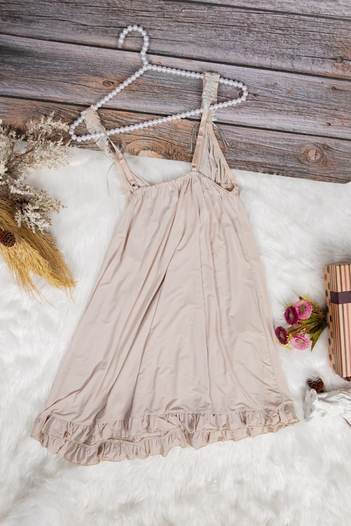 قميص نوم لانجري نسائي قصير قطعتين قماش مطاط مع دانتيل من الصدر و الأطراف