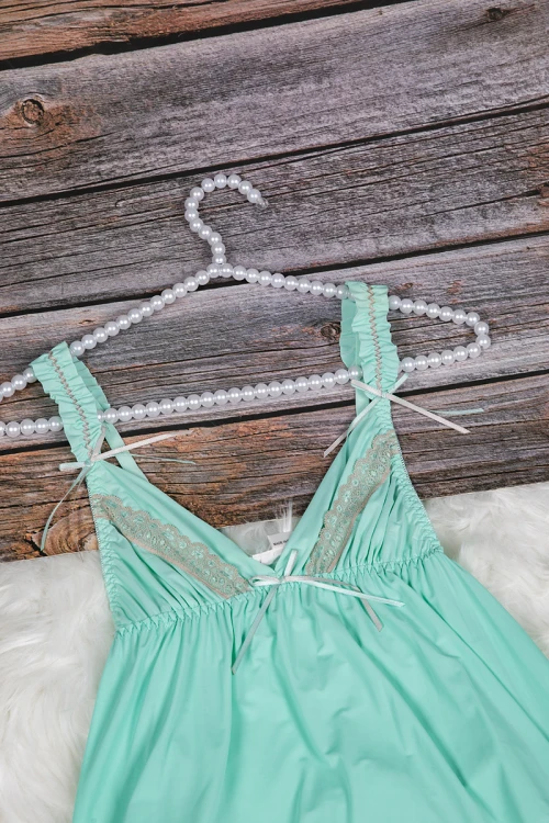 قميص نوم لانجري نسائي قصير قطعتين قماش مطاط مع دانتيل من الصدر و الأطراف