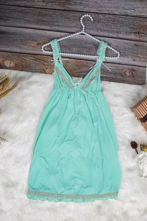 قميص نوم لانجري نسائي قصير قطعتين قماش مطاط مع دانتيل من الصدر و الأطراف