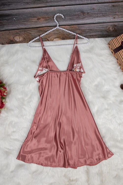 قميص نوم لانجري نسائي قصير ناعم ثلاث قطع قماش ساتان سادة مع مشجر 