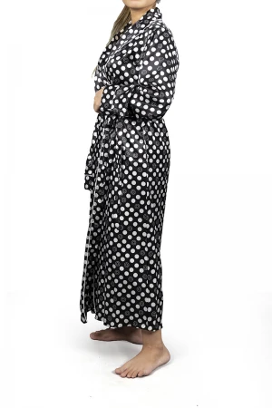 روب نوم لانجري قطعتين قماش ساتان لون أسود منقط أبيض أكمام طويلة ورباط على الخصر