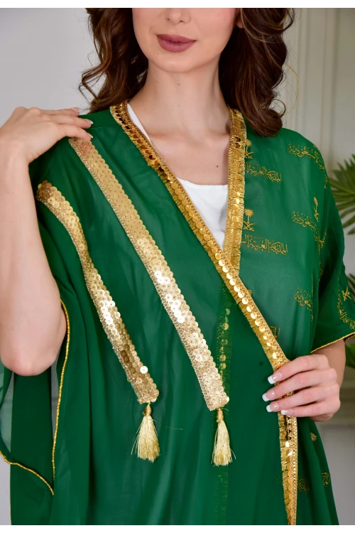 بشت وطني نسائي أنيق لون أخضر قماش شيفون بأطراف مطرزة باللون الذهبي أكمام قصيرة و مفتوح برباط من الأمام