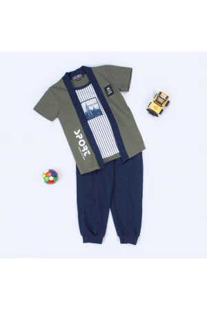 بنطلون باطراف مطاطية مع تيشيرت مخطط 