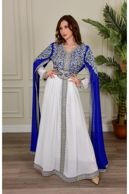 جلابية نسائية أنيقة تداخل لونين  بتطريز من الصدر و الأمام و الأكمام مع اكمام أضافية مفتوحة من الأكتاف مع حزام على الخصر