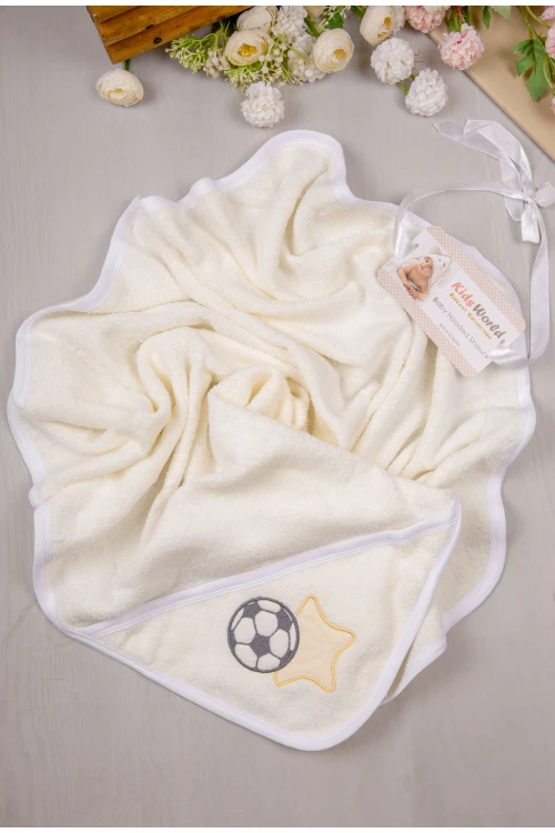 منشفة استحمام مواليد لون بيج بغطاء رأس مزينة برسومات كرتونية شكل كرة قدم ونجمة