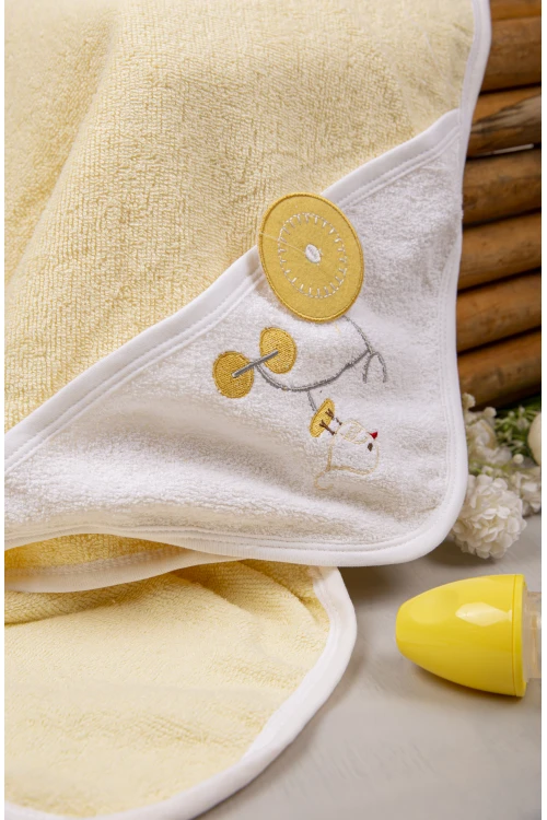 منشفة استحمام مواليد  بغطاء رأس مزينة برسومات كرتونية