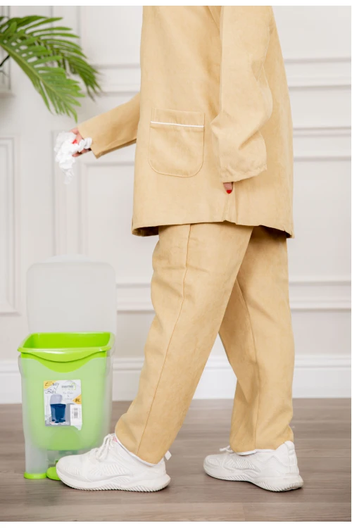 زي عاملة شتوي قطعتين أكمام طويلة بجيوب و ياقة و أزرار أمامية