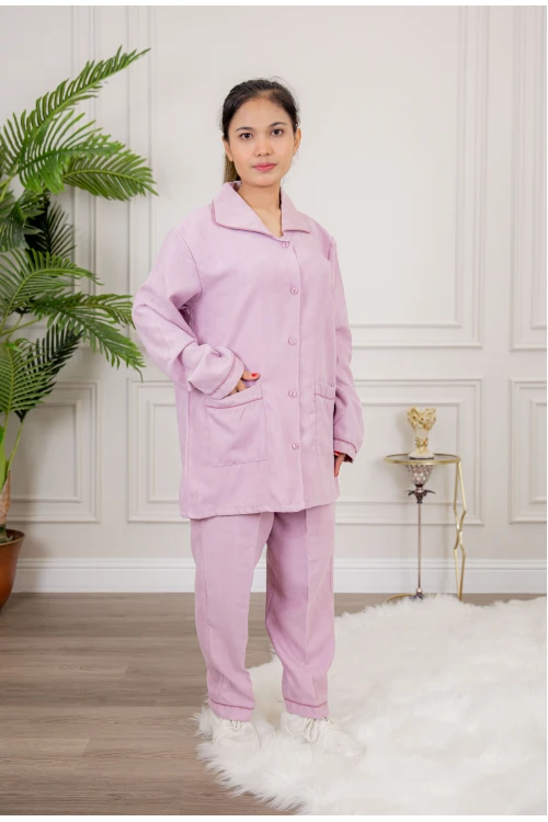 زي عاملة شتوي قطعتين أكمام طويلة بجيوب و ياقة و أزرار أمامية