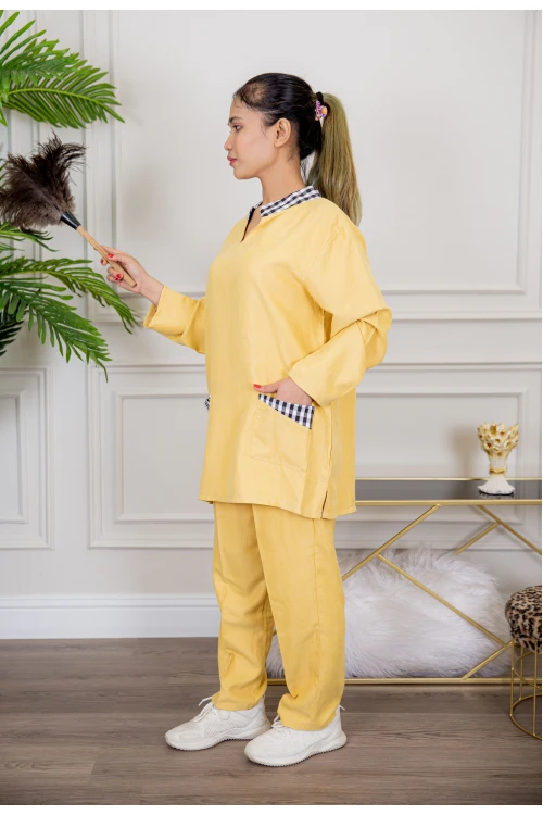 زي عاملة شتوي قطعتين بجيوب و ياقة كاروهات شكل سبعة