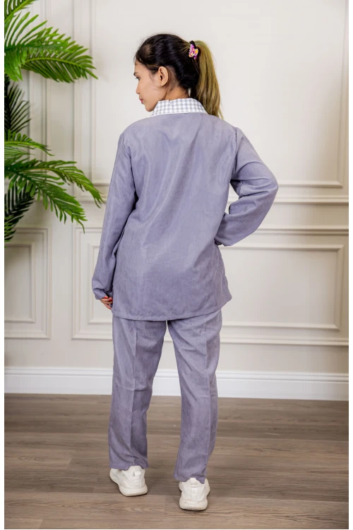 زي عاملة شتوي قطعتين أكمام طويلة بجيوب و ياقة بأطراف كاروهات وسحاب من الأمام