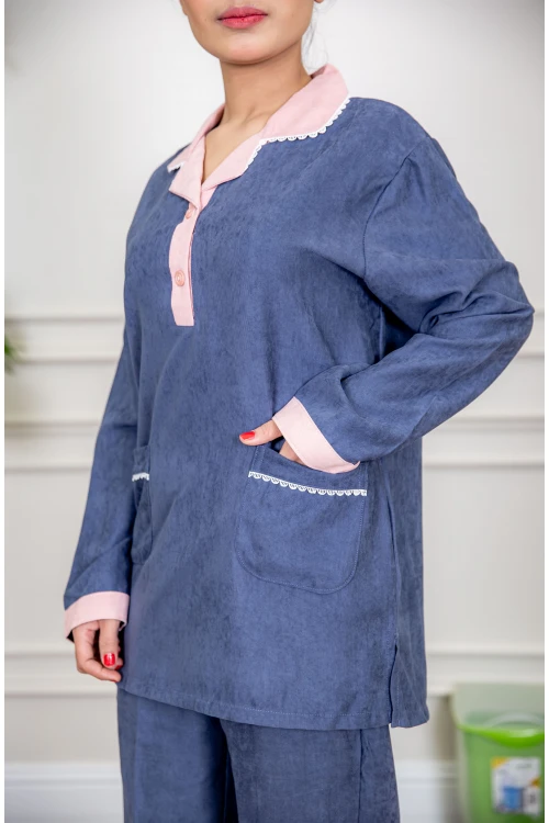 زي عاملة شتوي قطعتين أكمام طويلة وجيوب وياقة بأطراف دانتيل و ازرارأمامية