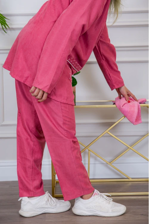 زي عاملة شتوي قطعتين أكمام طويلة وجيوب وياقة منقطة و ازرارأمامية