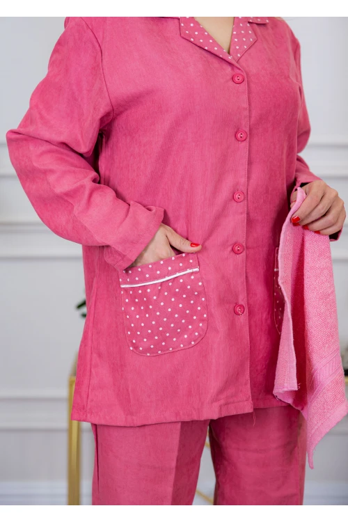 زي عاملة شتوي قطعتين أكمام طويلة وجيوب وياقة منقطة و ازرارأمامية