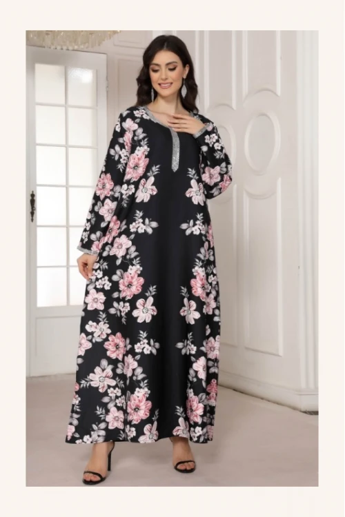 جلابية مخور نسائي انيقة قماش مشجر أكمام طويلة وفتحة صدر دائرية مطرزة بالكريستال