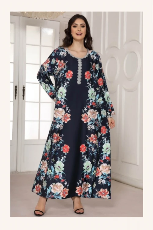 جلابية مخور نسائي انيقة قماش مشجر أكمام طويلة وفتحة صدر دائرية مطرزة بالكريستال