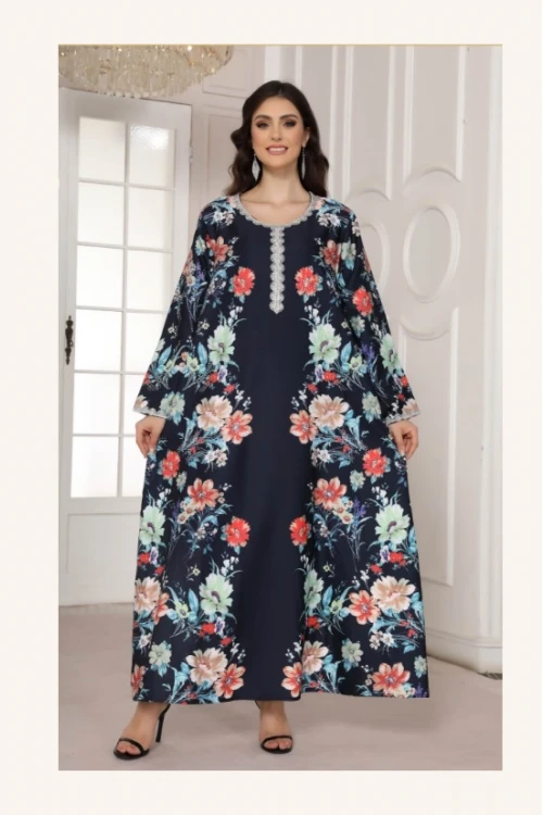 جلابية مخور نسائي انيقة قماش مشجر أكمام طويلة وفتحة صدر دائرية مطرزة بالكريستال