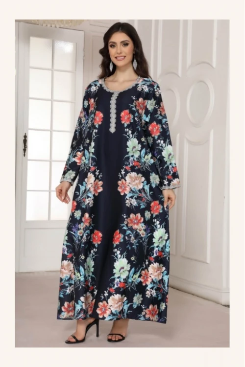 جلابية مخور نسائي انيقة قماش مشجر أكمام طويلة وفتحة صدر دائرية مطرزة بالكريستال